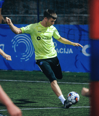 Agilo sports striker